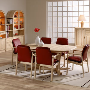 mesa de comedor de diseño escandinavo