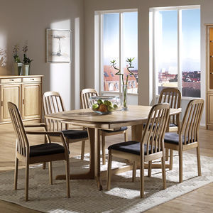 mesa de comedor de diseño escandinavo