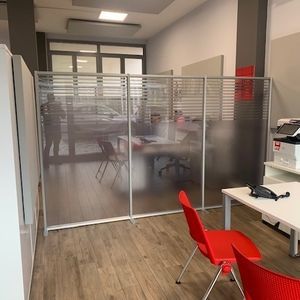 separador para oficina de suelo