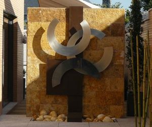 escultura de acero inoxidable