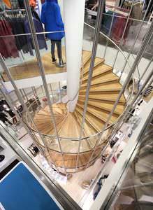 Escalera de caracol - MOLE HILL - Canal Engineering - contemporánea