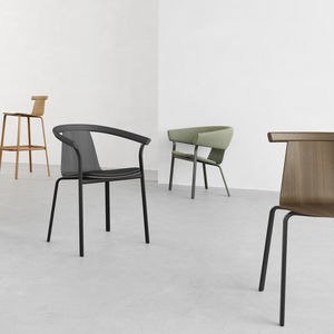 silla contemporánea / con reposabrazos / apilable / ergonómica