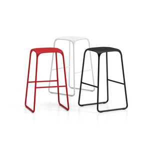 taburete de bar de diseño minimalista