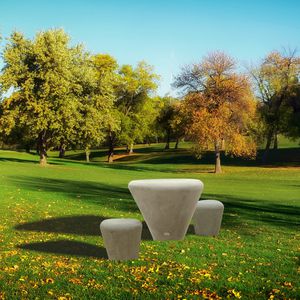 conjunto de mesa y banco de diseño original / de hormigón / de exterior / para espacio público