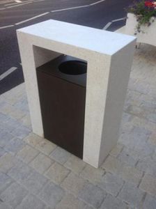 cubo de basura público