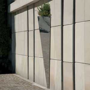 jardinera de acero inoxidable
