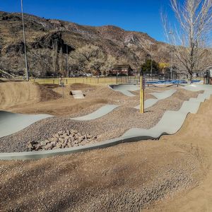 pumptrack para skatepark