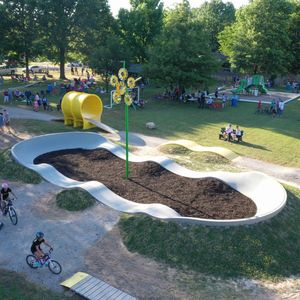 pumptrack para skatepark