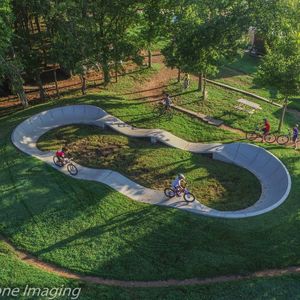 pumptrack para skatepark