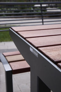 mesa de pícnic contemporánea / de madera / de acero galvanizado / rectangular