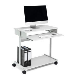 mesa de ordenador. con ruedas