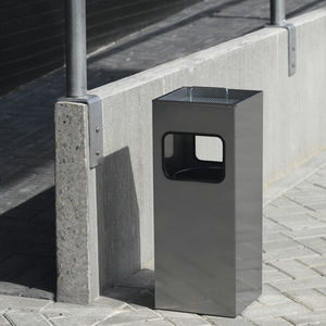 cubo de basura público