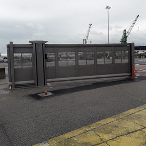 portón autoportante