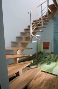 escalera en U / estructura de madera / con peldaños de madera / sin contrahuellas