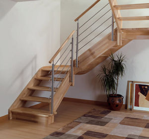escalera en U / estructura de madera / con peldaños de madera / sin contrahuellas