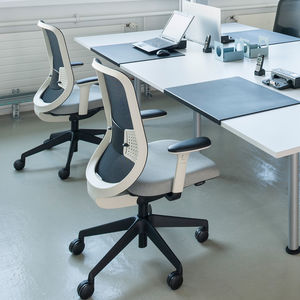 silla de oficina contemporánea