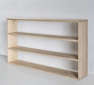 estantería contemporánea / de roble / de nogal / de madera maciza