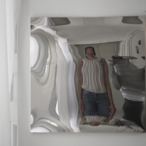 espejo de sobremesa / de pared / distorsionante / contemporáneo