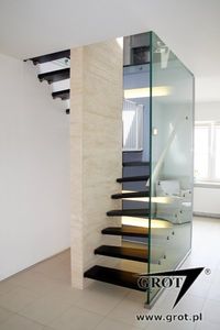 escalera en U / estructura de metal / con peldaños de madera / sin contrahuellas