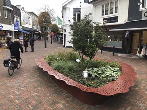 jardinera de acero con revestimiento en polvo