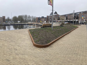 jardinera de acero Corten