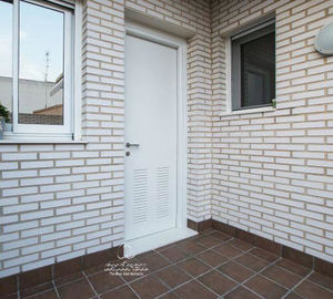 puerta de servicio