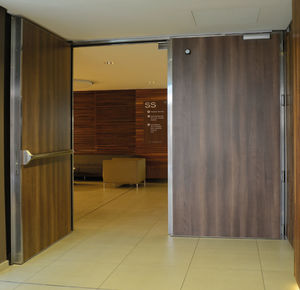 puerta de HPL
