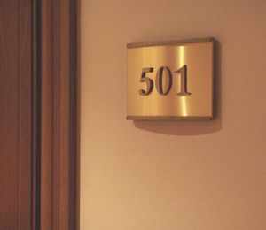 placa de señalización de pared