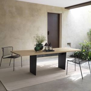 mesa de comedor contemporánea / de roble / de madera maciza / de MDF lacado