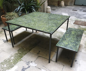 conjunto de mesa y banco contemporáneo