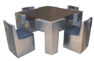 conjunto de mesa y silla de diseño original