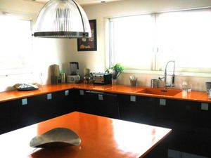encimera de hormigón con fibras de ultraalta resistencia Ductal®
