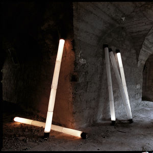 columna luminosa contemporánea