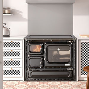cocina con horno de leña