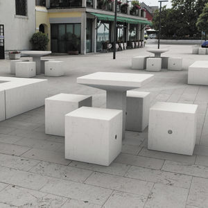 mesa contemporánea