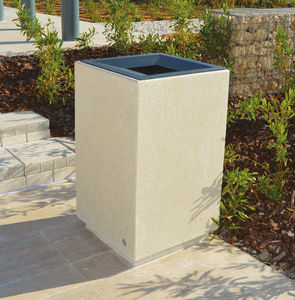 cubo de basura público
