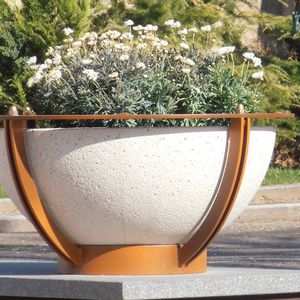 jardinera de acero