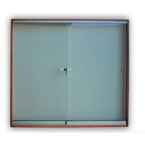 vitrina de anuncios de pared