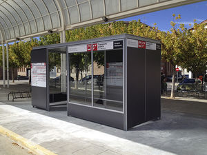 parada de autobús de vidrio