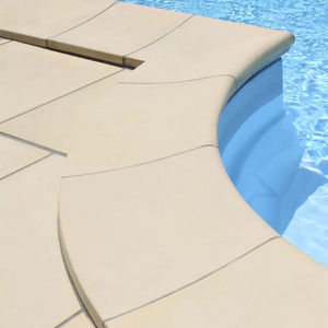borde de piscina de madera