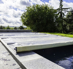 cubierta para piscina con barras