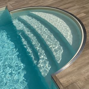 Escalera de piscina de fibra acrílica