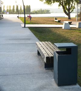 cubo de basura público