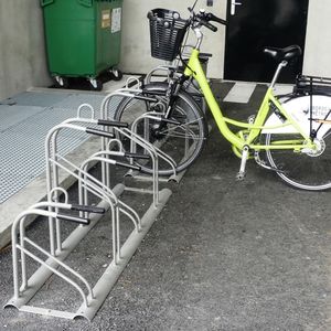 aparcabicis de suelo