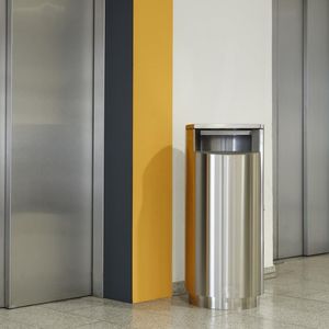 cubo de basura público