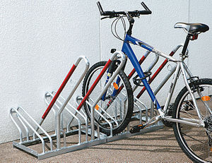 aparcabicis de acero