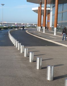 bolardo antiestacionamiento