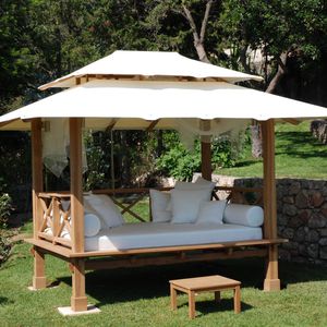 cama de jardín con dosel