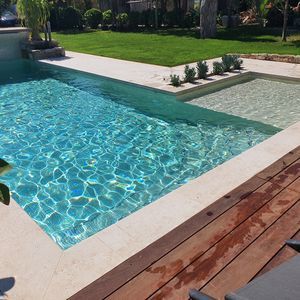 borde de piscina de gres porcelánico