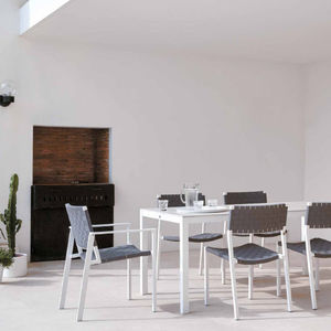 silla de diseño escandinavo